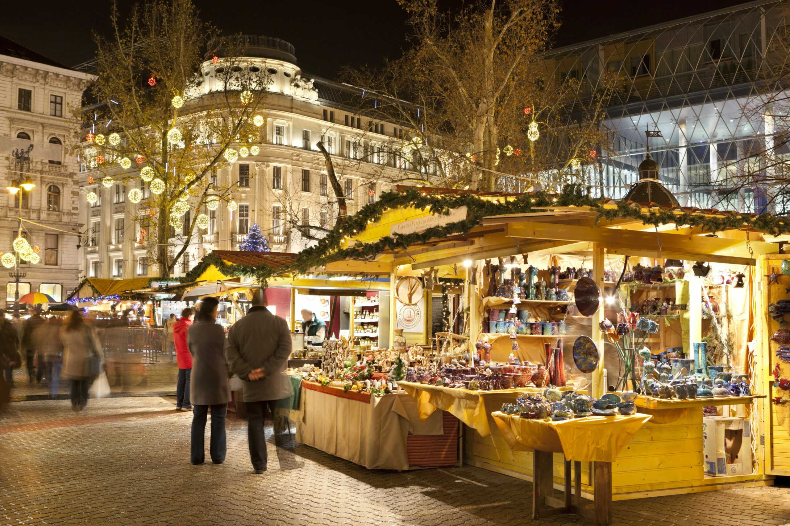 Megnyílt a Budapesti Adventi és Karácsonyi vásár a Vörösmarty téren